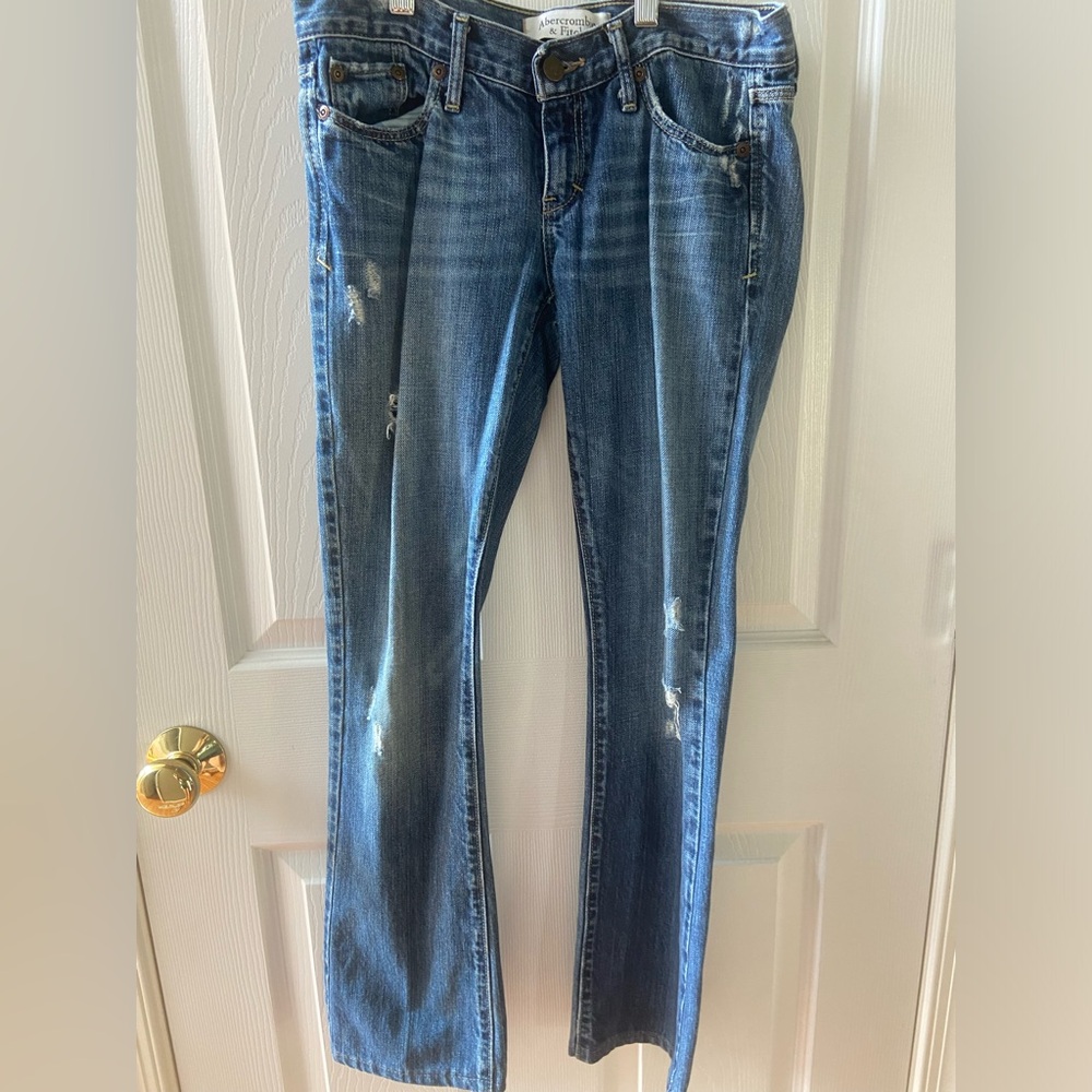 boot cut Jeans with distressing